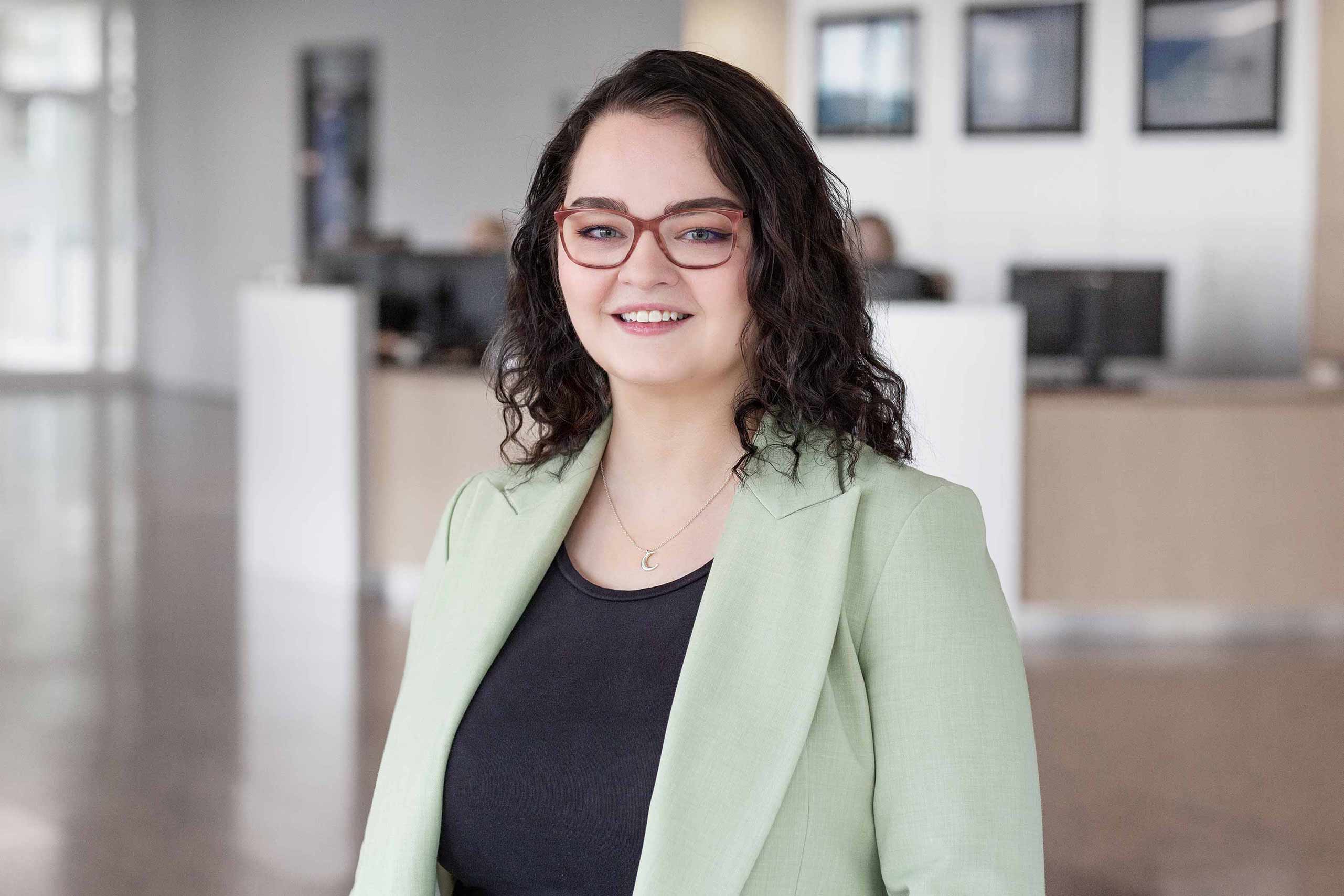 Frau Lisa Stecken